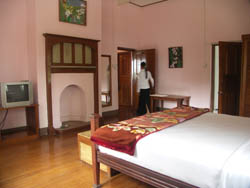 old building room Kandawgyi lodge