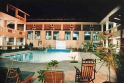 photo piscine hôtel artawaka