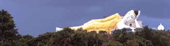 bouddha couche sur les collines prés de Monywa
