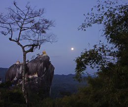 monastère de ban mauk de nuit