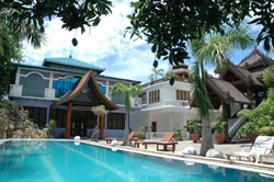 hotel et piscine de l'emerald Inn à Mandalay