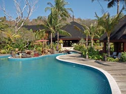 piscine hotel aureum ngapali myanmar