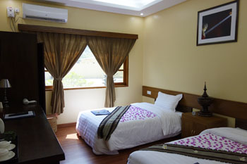 superior room crown prince hotel Bagan