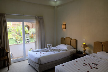 deluxe room floral breeze bagan