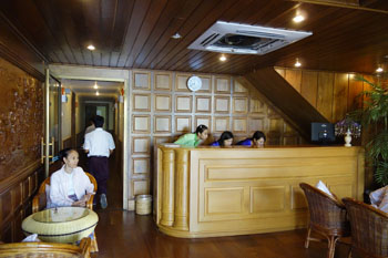 lobby hotel emperor mandalay