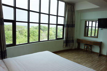 chambre deluxe chindwin hotel monywa myanmar