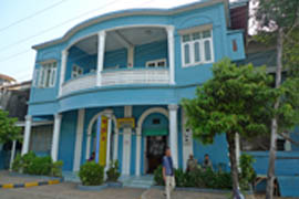 breeze guest house   myanmar