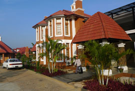 deluxe royal reward resort hotel pwin oo lwin