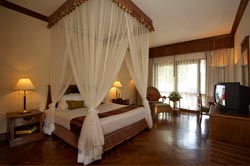 superior room kandawgyi palace yangon