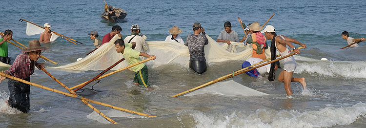 Fishermen at Ngapali beach - Myanmar