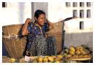 vendeuse de mangue, Pathein, Myanmar