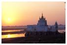 pagode au coucher du soleil à Amarapura près de Mandalay, Myanmar