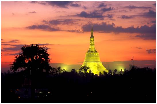 The Shwemawdaw pagoda in Bago (Pegu) - Myanmar