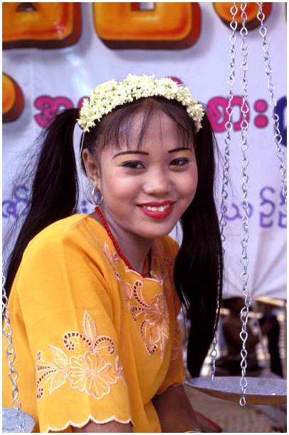 vendeuse de gateaux à Mandalay Myanmar