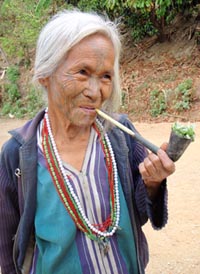 woman chin tatooed