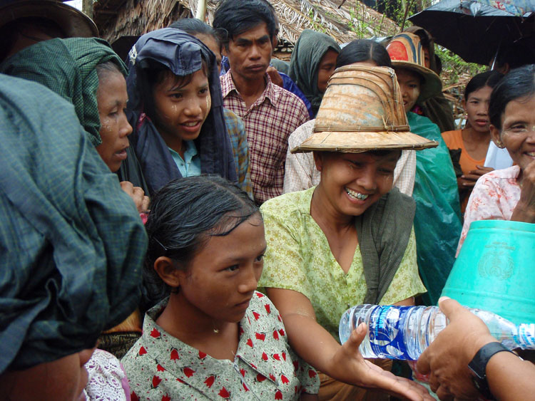 distribution village de Nyaung Pin Thar