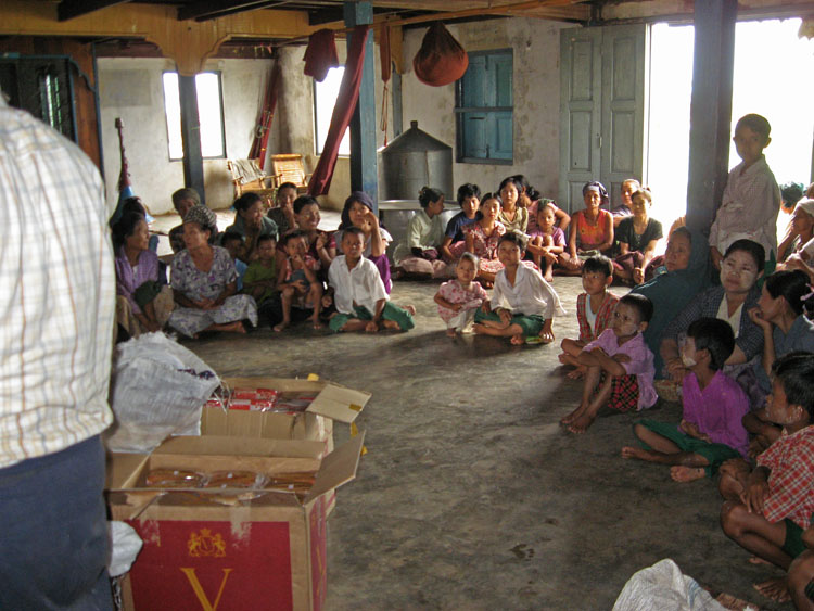 distribution at Kyar kan monastery