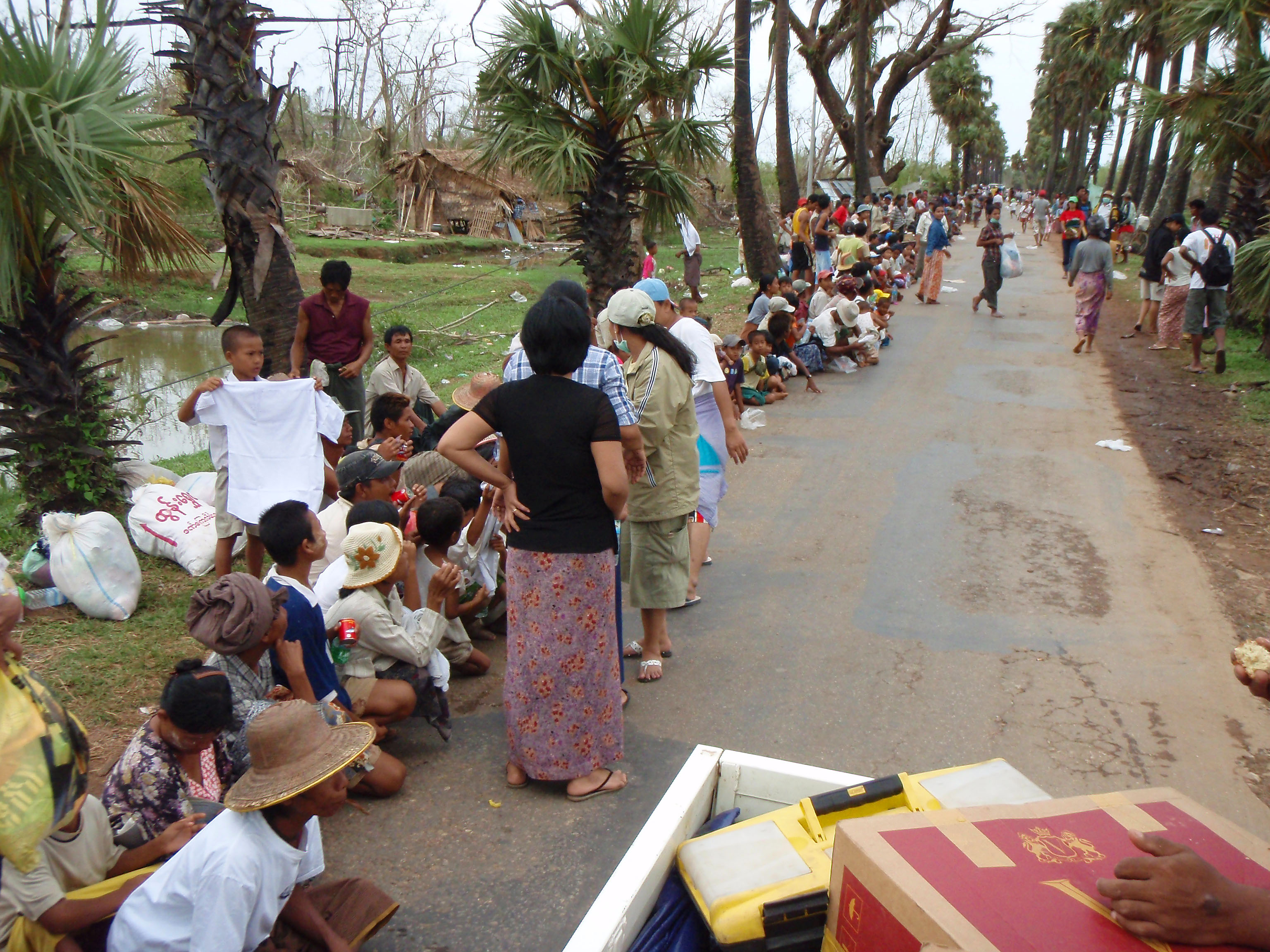 attente distribution le long de la route