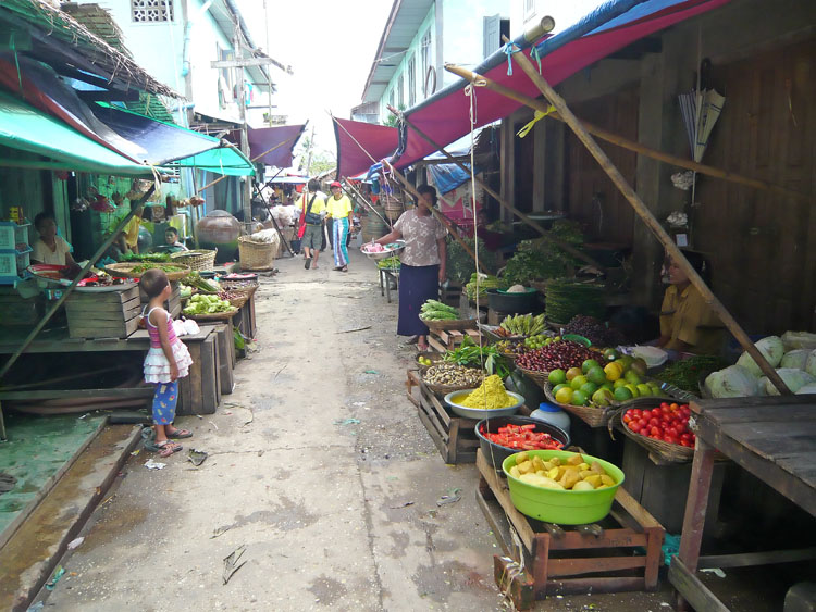 rue village A leil Yaw Kyaw le 10 juillet 2008