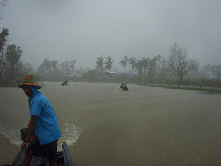 départ en bateaux pour Taaung chaung