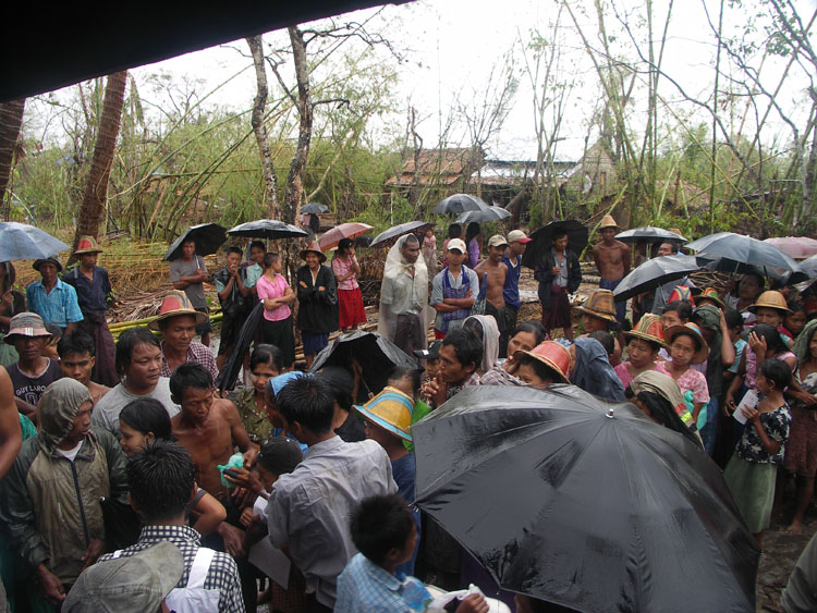 distribution nourriture à khungyangone