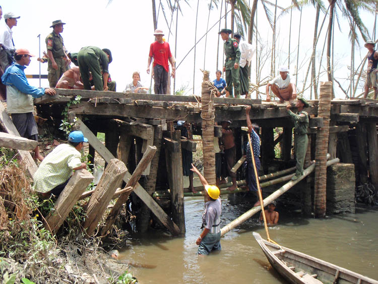 photo cyclone nargis pont detruit avant bokkale