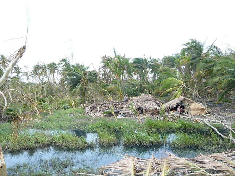 photo cyclone nargis village pyabon  let  9 au matin