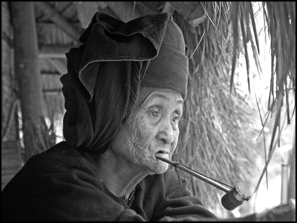 portrait femme akkhu